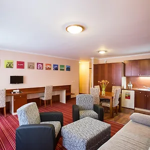 City Home Budapest מלון דירות