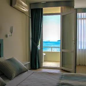 https://iyonya-hotel.aegeanhotels.net
