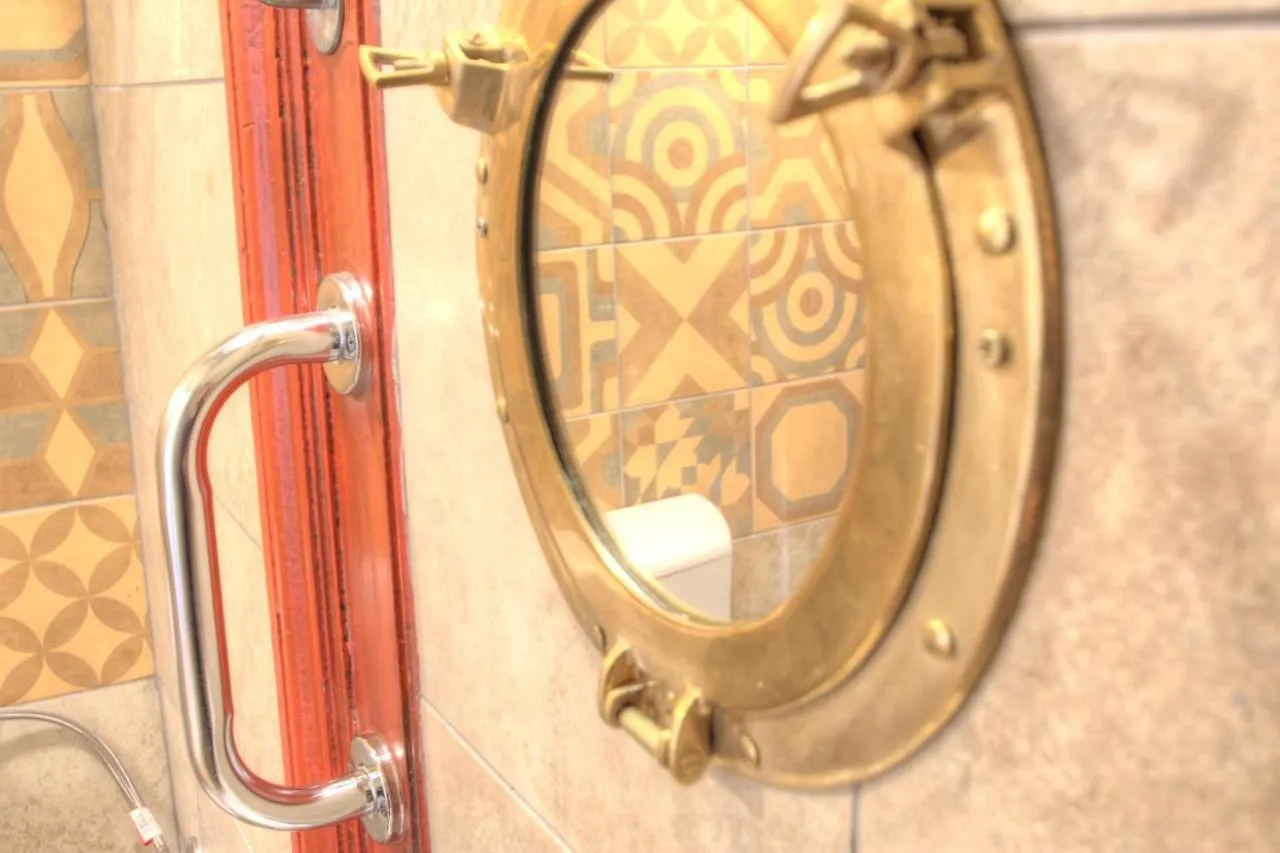 Lavender Circus Hostel, Doubles & Ensuites Budapest Hostel