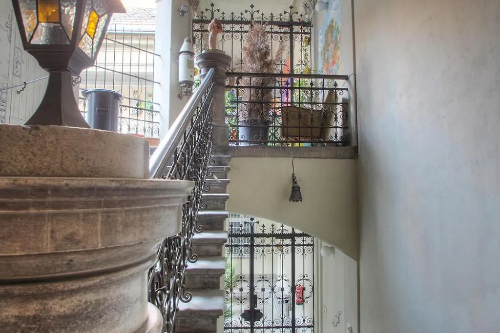 Lavender Circus Hostel, Doubles & Ensuites Budapest