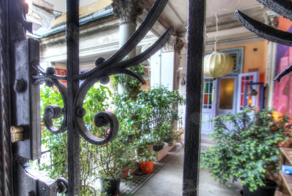 Hostel Lavender Circus Hostel, Doubles & Ensuites Budapest