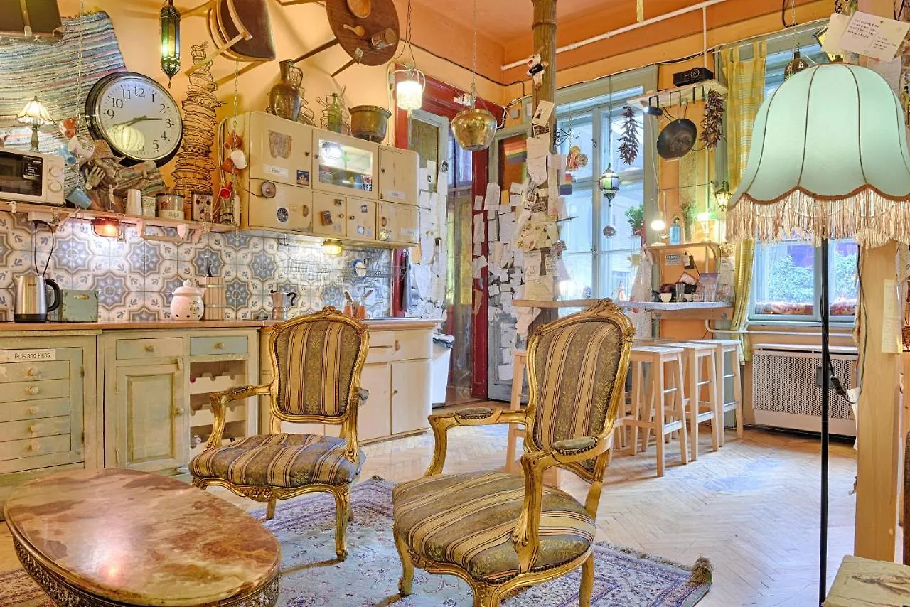 Lavender Circus Hostel, Doubles & Ensuites Budapest 0*,  Hungary